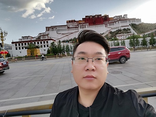 LCD安装工程师段彪