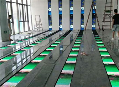 室内led显示屏独特设计成地砖屏项目案例